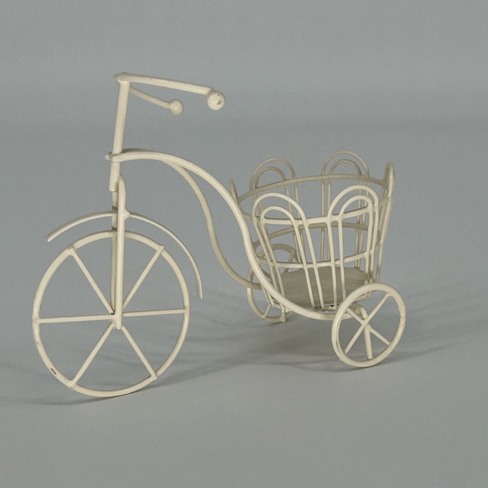 Elegant Cream Metal Bicycle Planter - Picture 2 of 6